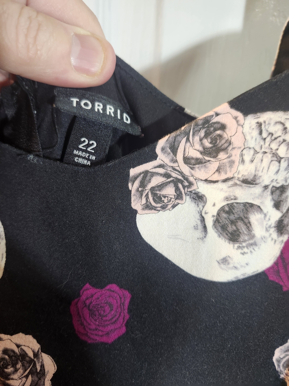 Torrid Black Midi Dress with White Skull & Pink Rose Print, Size 22 = 3X - Picture 6 of 6